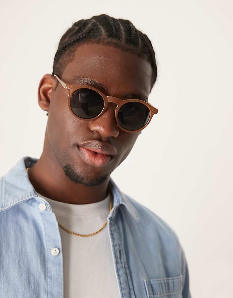 & 브라운 Runde Retro-Sonnenbrille mit braunem Gestell und getonten Glasern in Braun 207656063Schildpatt mit schwarzen Gläsern