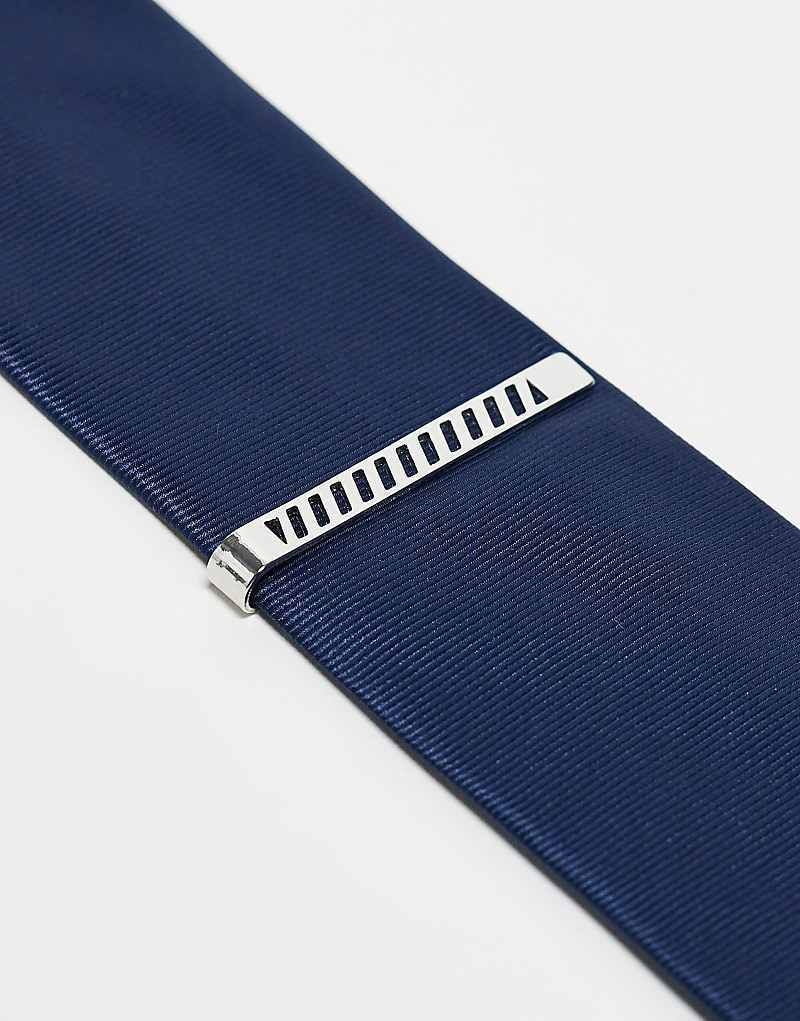Silberfarbene Krawattennadel mit Cut-out-Strukturmuster 207314972SILBER