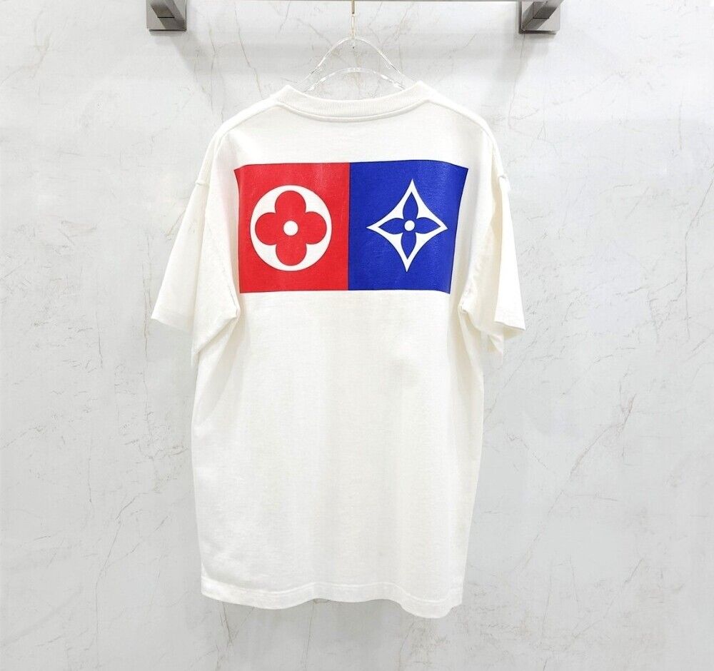 화이트 로고 프린팅 플라워 반팔 티셔츠