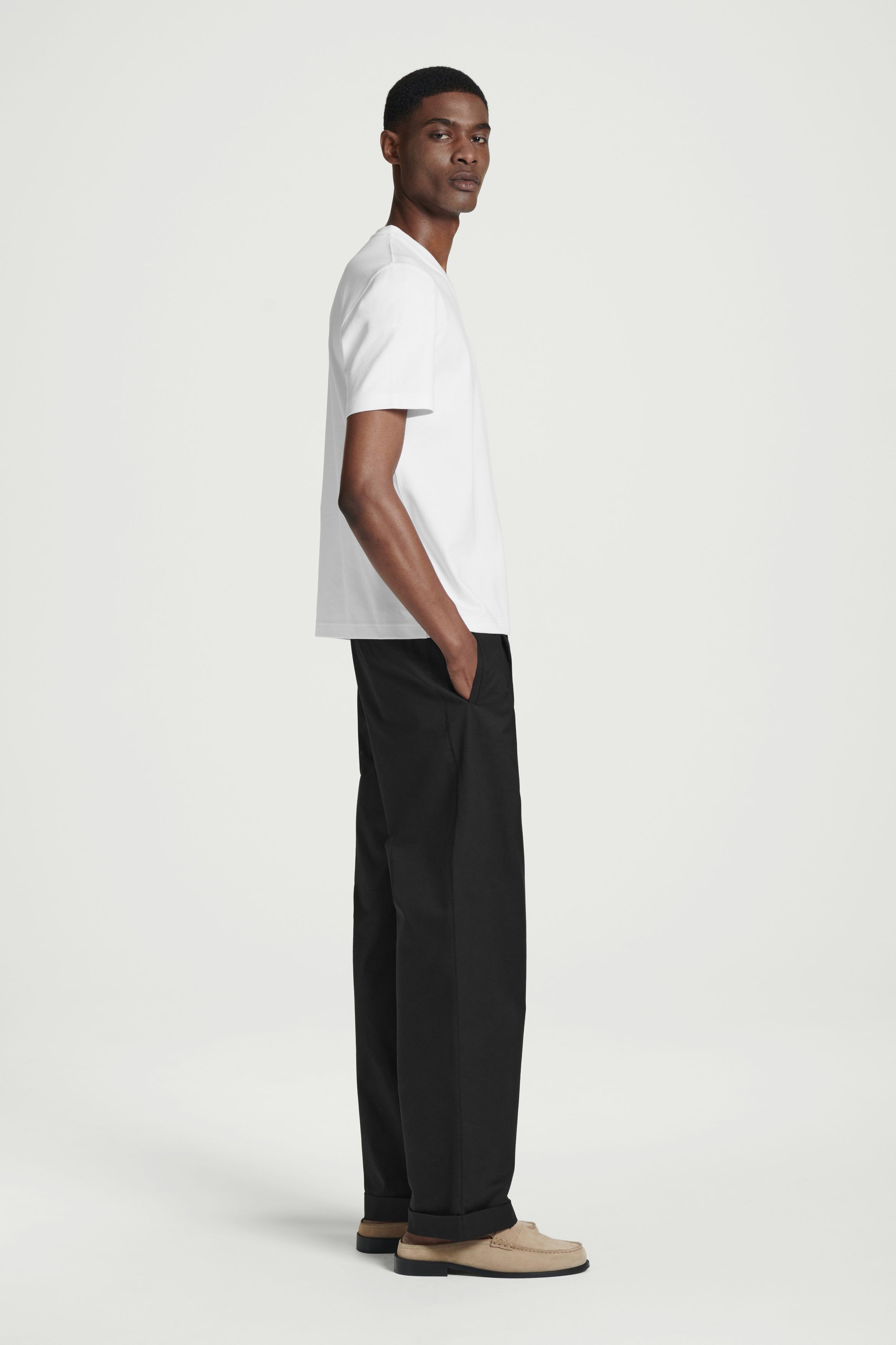 코튼 브이넥 티셔츠 INTERLOCK COTTON V-NECK T-SHIRT 1281752001