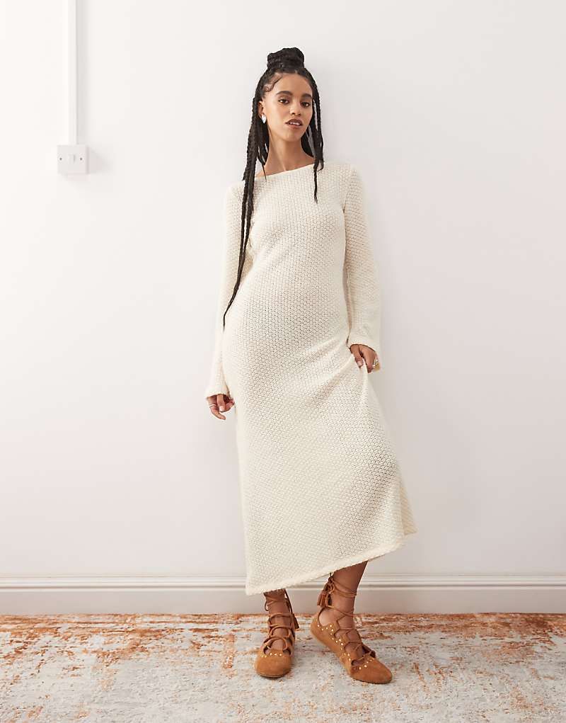 소매 Hakel-Maxikleid in Buttermilch-Creme mit ausgestellten Armeln nd Festival-Design 208442705Cremefarben