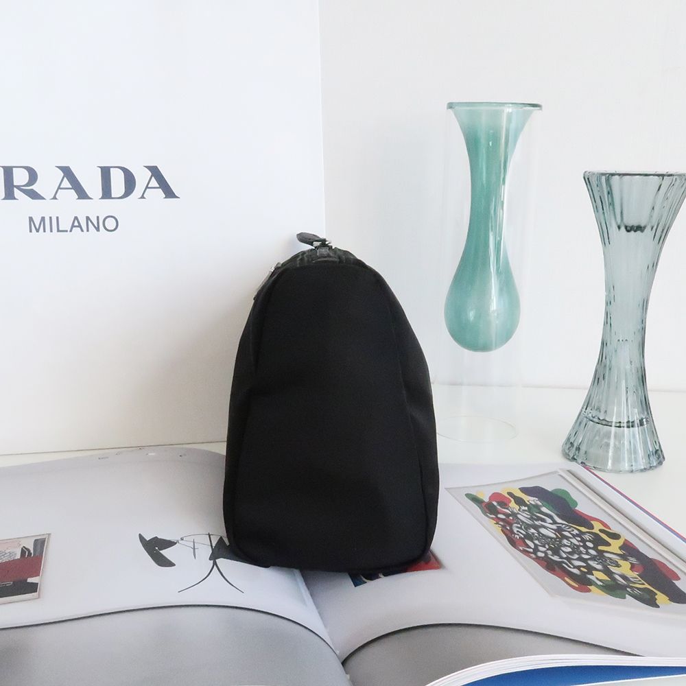 ขายแล้วค่ะ Prada Saffiano 30 cm สีดำ มือสองสภาพดี 90%