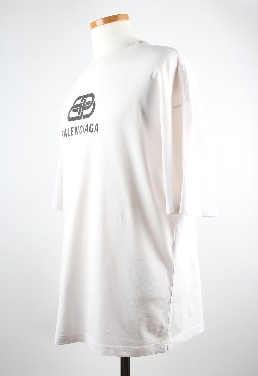 Balenciaga White BB Logo Short Sleeve T-shirt - SKU12345 | eBay Balenciaga White BB Logo Short Sleeve T-shirt - SKU12345 | eBay