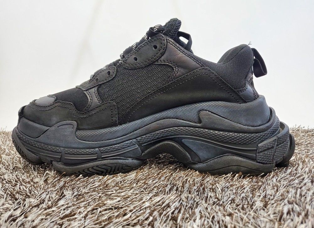 Balenciaga Triple S Dirty Black 39 43500632 | eBay Balenciaga Triple S Dirty Black 39 43500632 | eBay