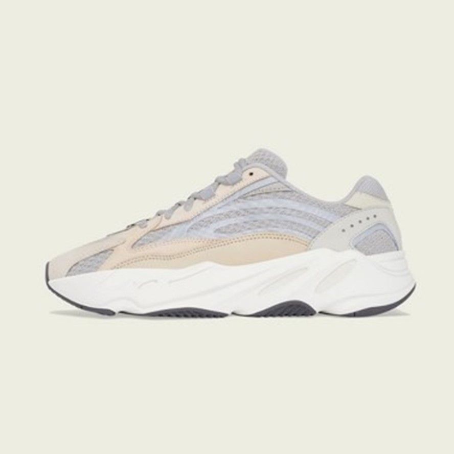 이지부스트 700 V2 스니커즈 크림