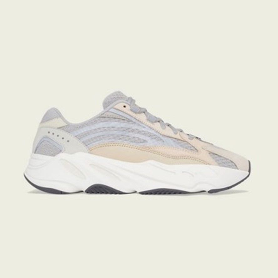 이지부스트 700 V2 스니커즈 크림