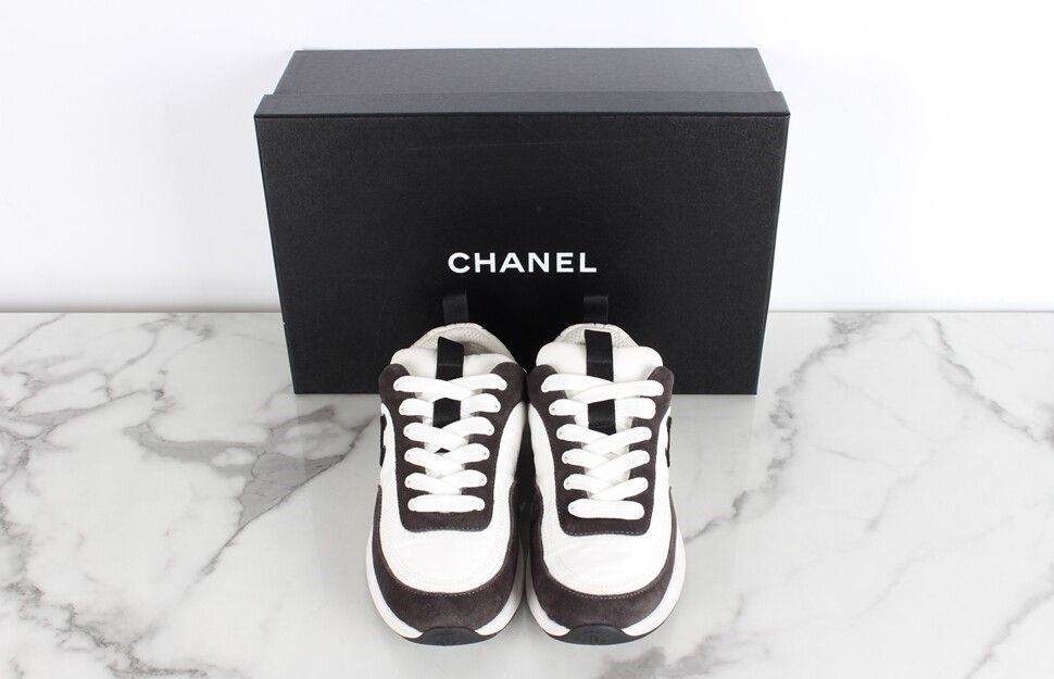 18P CHANEL WHITE FLUORESCENT ORANGE HIGH TOP LEATHER FABRIC