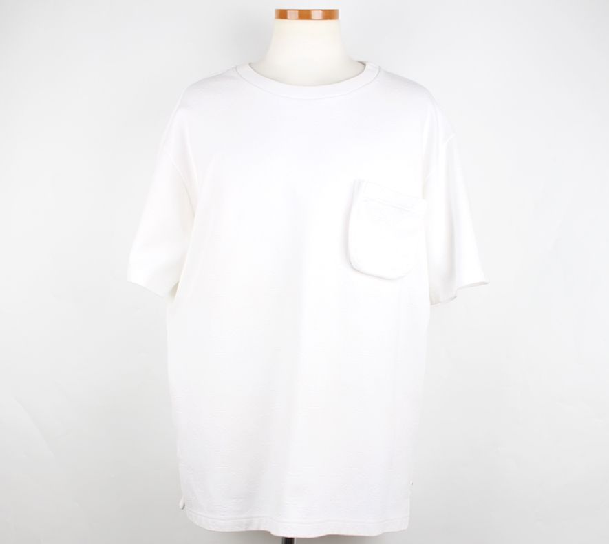 Louis Vuitton 1A5VI9 Signature 3D Pocket Monogram T-Shirt, Black, XL