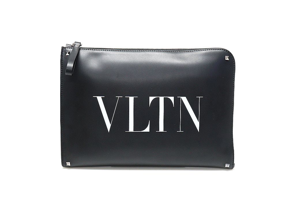 Valentino(발렌티노) WY2B0457WJW 블랙 카프스킨 VLTN 락스터드 도큐먼트 케이스 스트랩 클러치