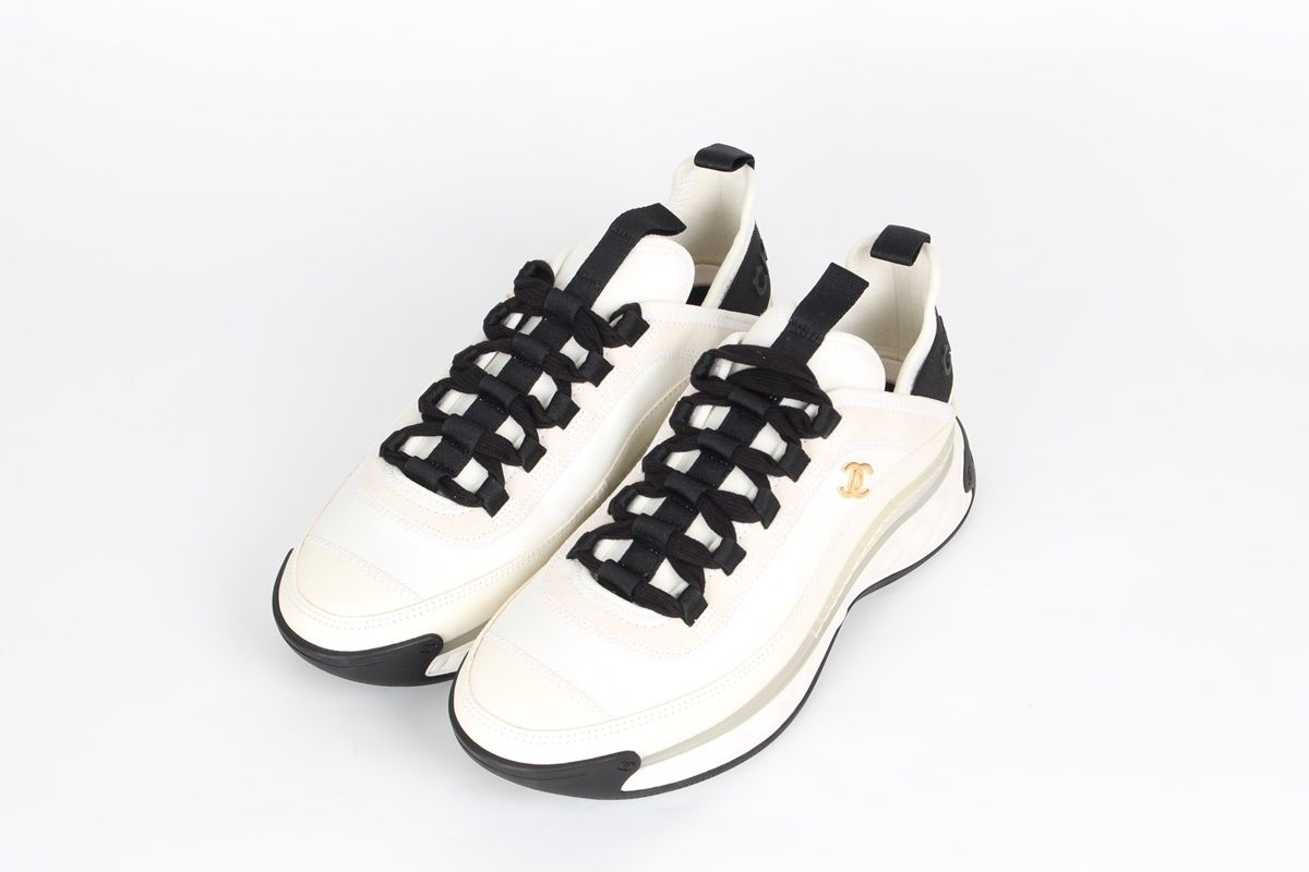 靴 PIPPICHIC ANBER COCO white 36.5 CHANEL Mixed Fiber Gold Tone Sneakers White 36.5 64294422 | eBay