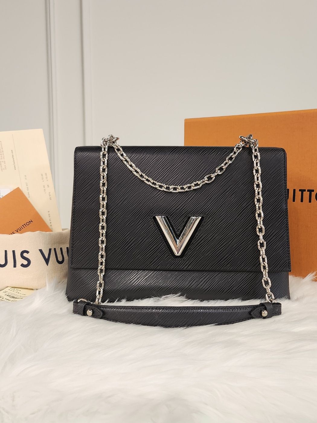 Louis Vuitton ノベルティショルダーバッグ Louis Vuitton Twist GM Black (M54714) 64353047 [P] | eBay