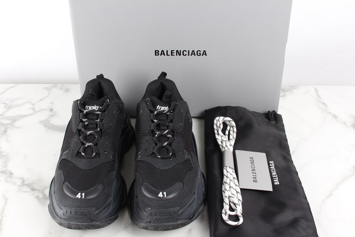 Balenciaga TripleS スニーカー ブラック 41 Authentic Unisex Balenciaga Triple S Black Trainers Size EU
