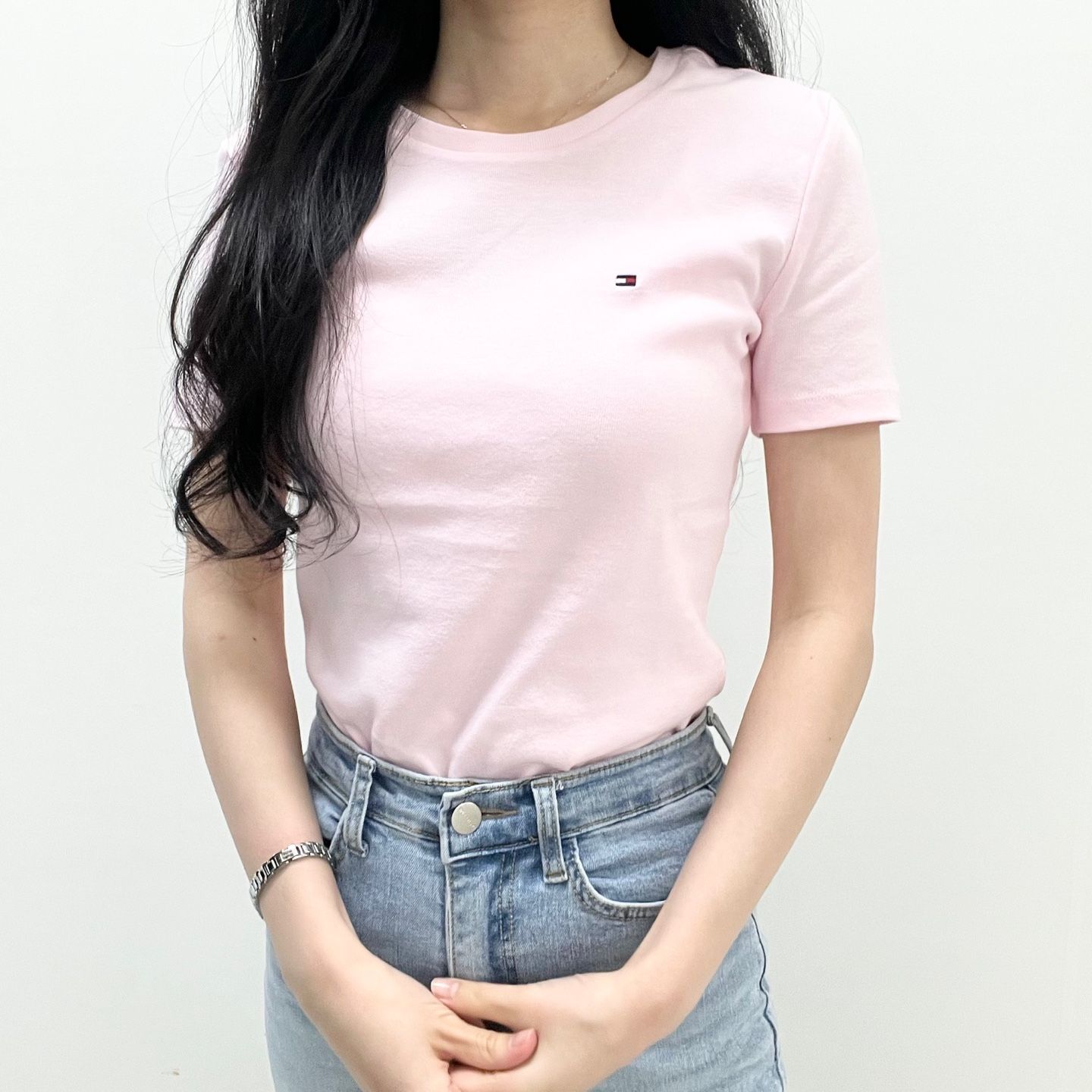 타미힐피거 여성 라운드넥 미니플래그 베이직 반팔 반팔티