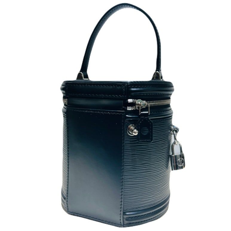 루이비통 (LOUIS VUITTON) 블랙 에삐 깐느 베니티 크로스백 m52226