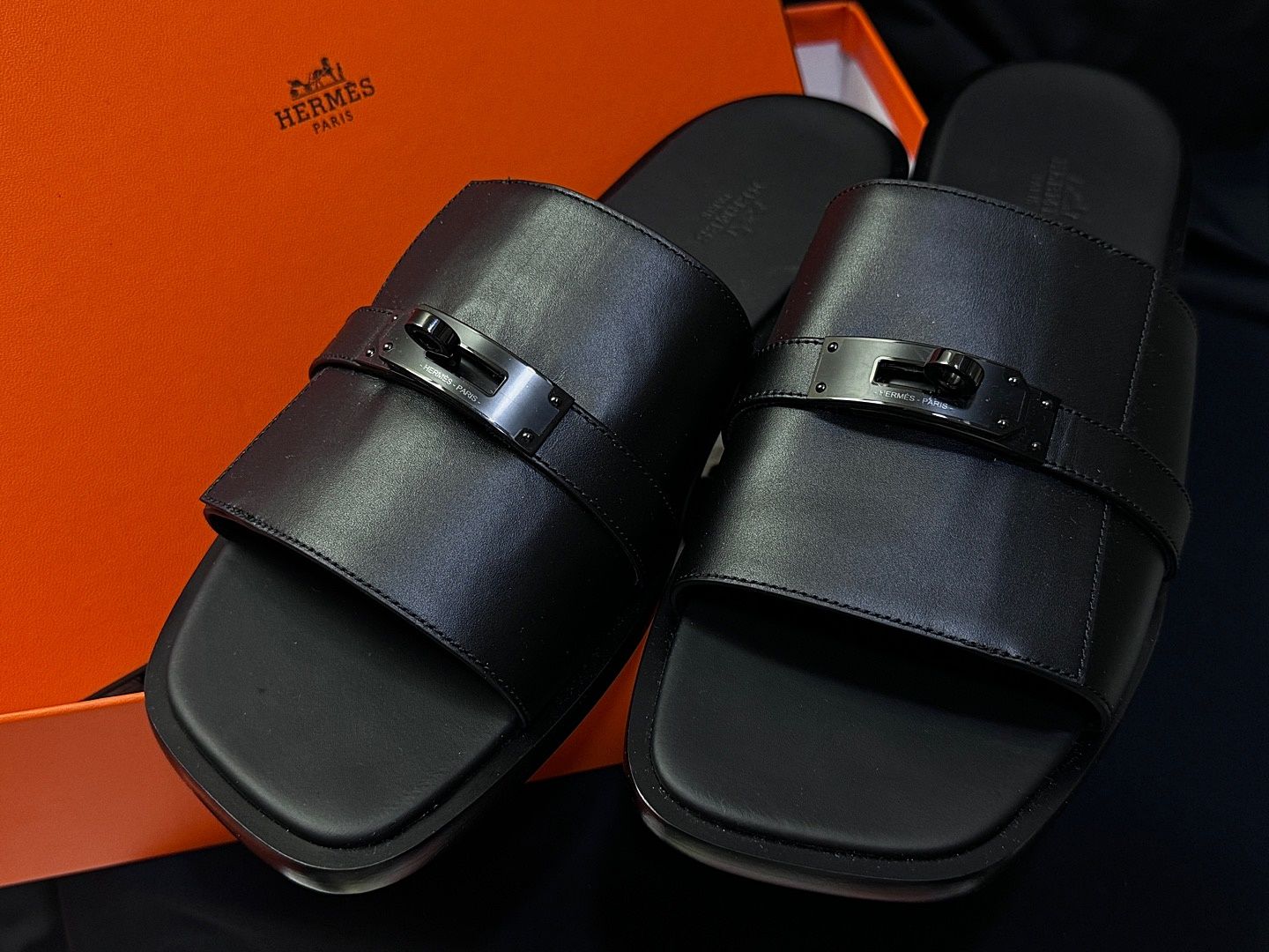 Hermes Gabriel Black Leather Slide Sandals with Silver Buckle Hermès // Black Leather Gabriel Sandal – VSP Consignment main image 2