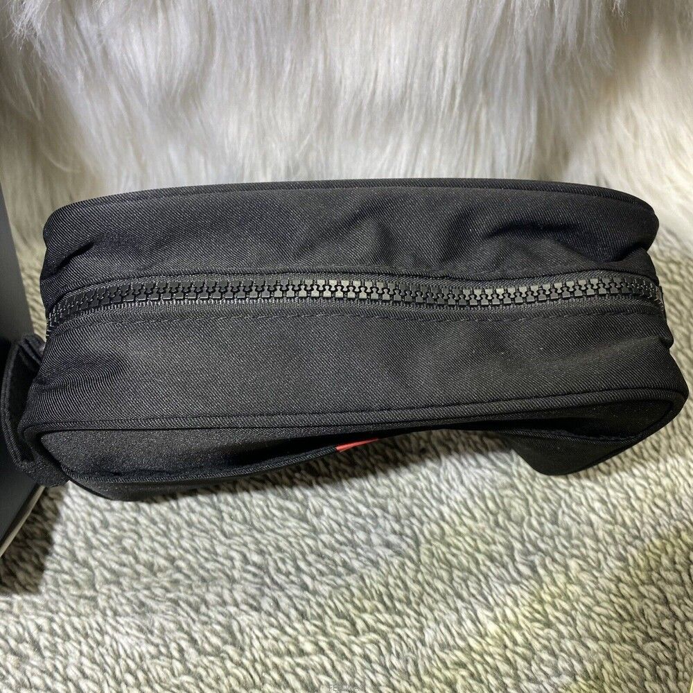PRADA Luna Rossa 핸들파우치
