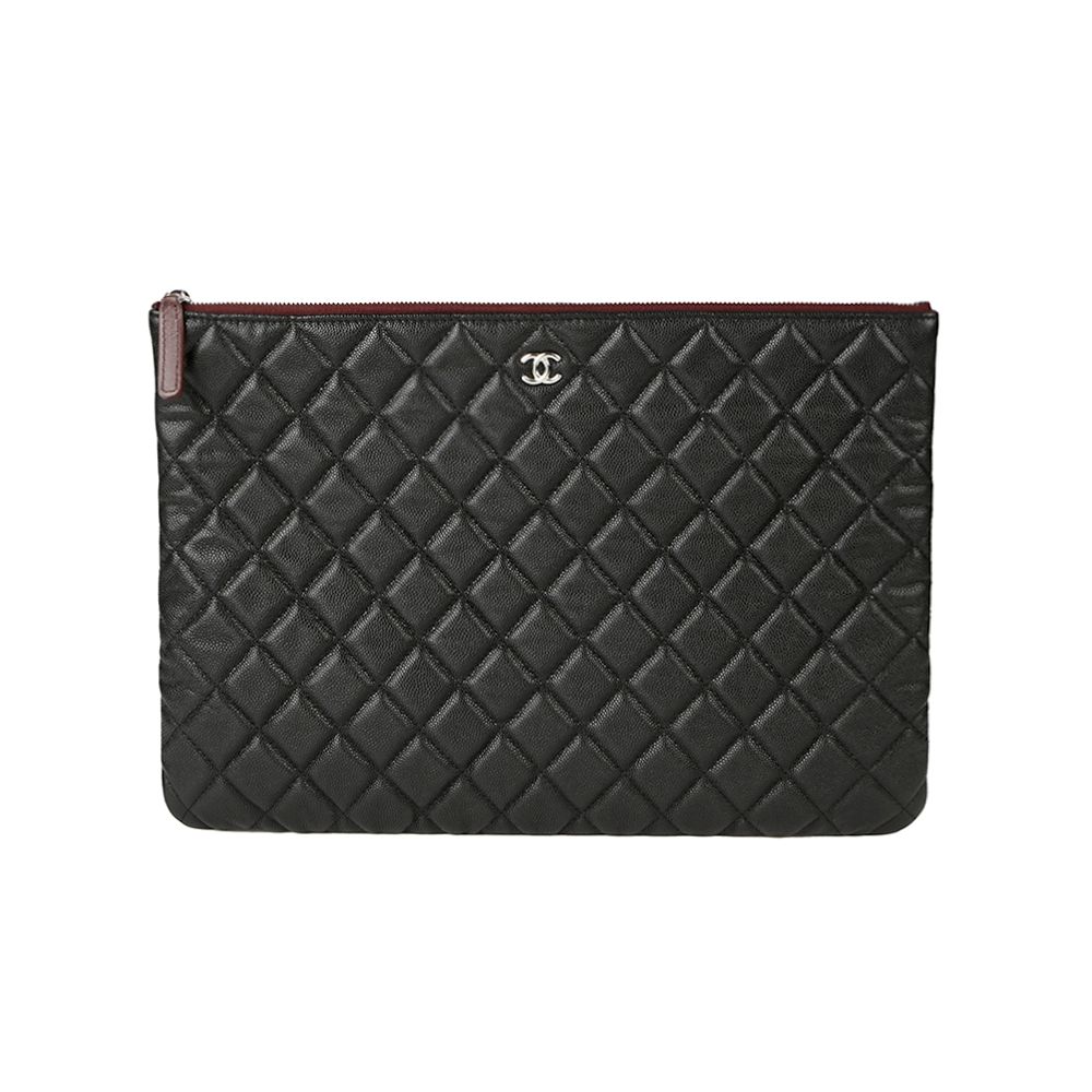 샤넬 클래식 라지 캐비어 클러치 블랙 은장