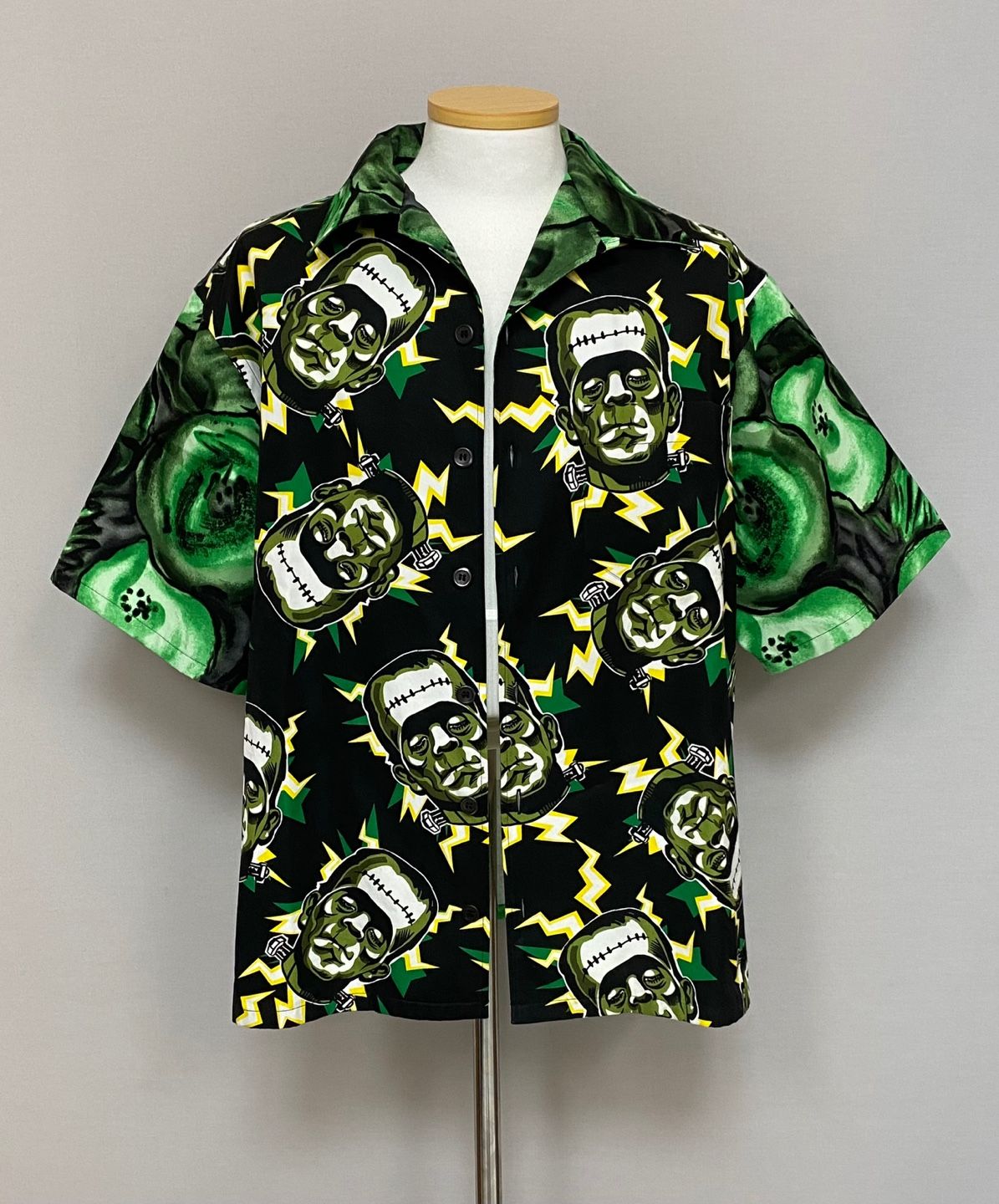 Prada Short-Sleeve Shirt (100) | eBay Prada Short-Sleeve Shirt (100) | eBay