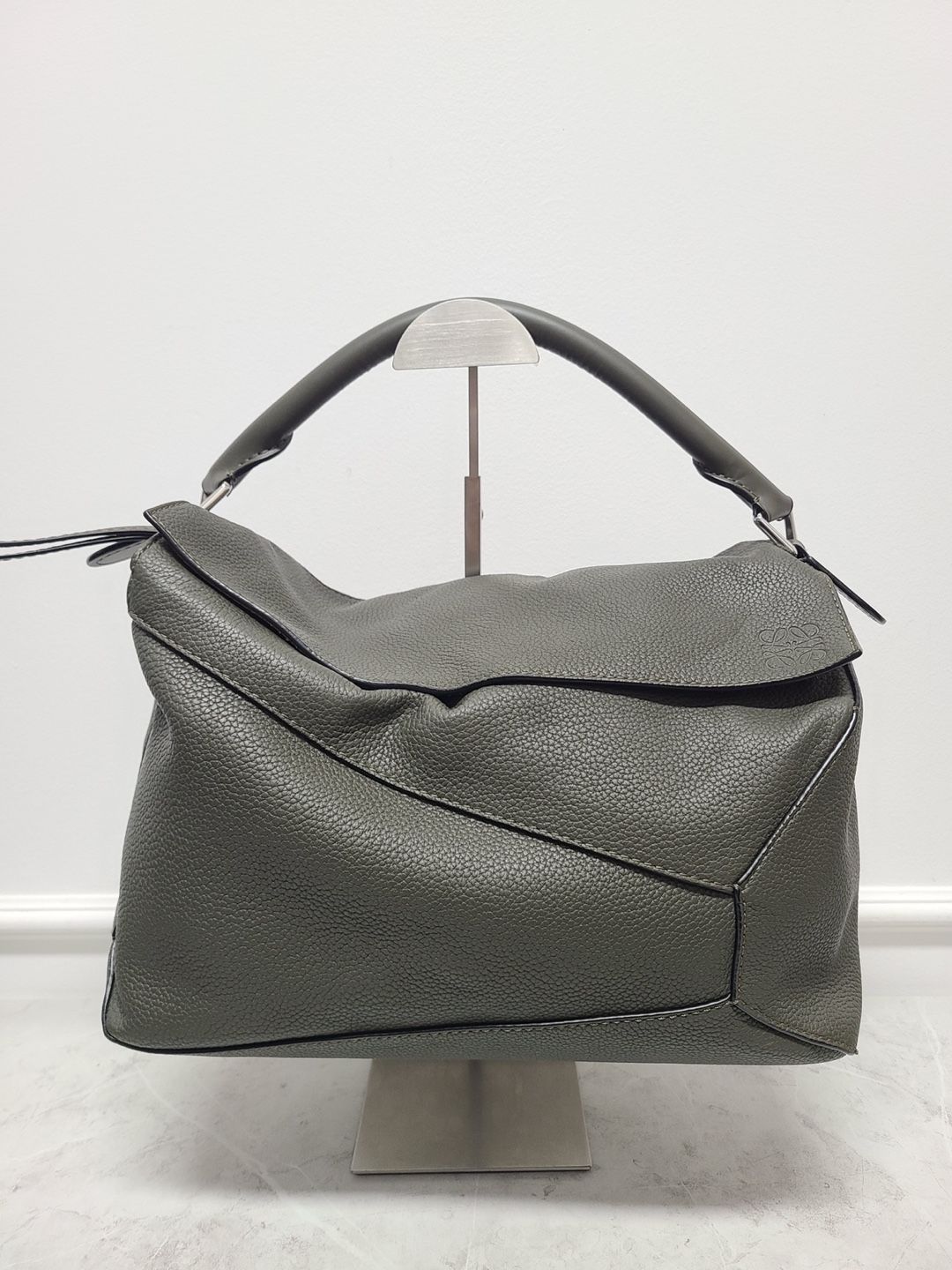 Loewe Dark Khaki Green Grain Calf Puzzle Bag Large 92508168 Loewe Dark Khaki Green Grain Calf Puzzle Bag Large 92508168