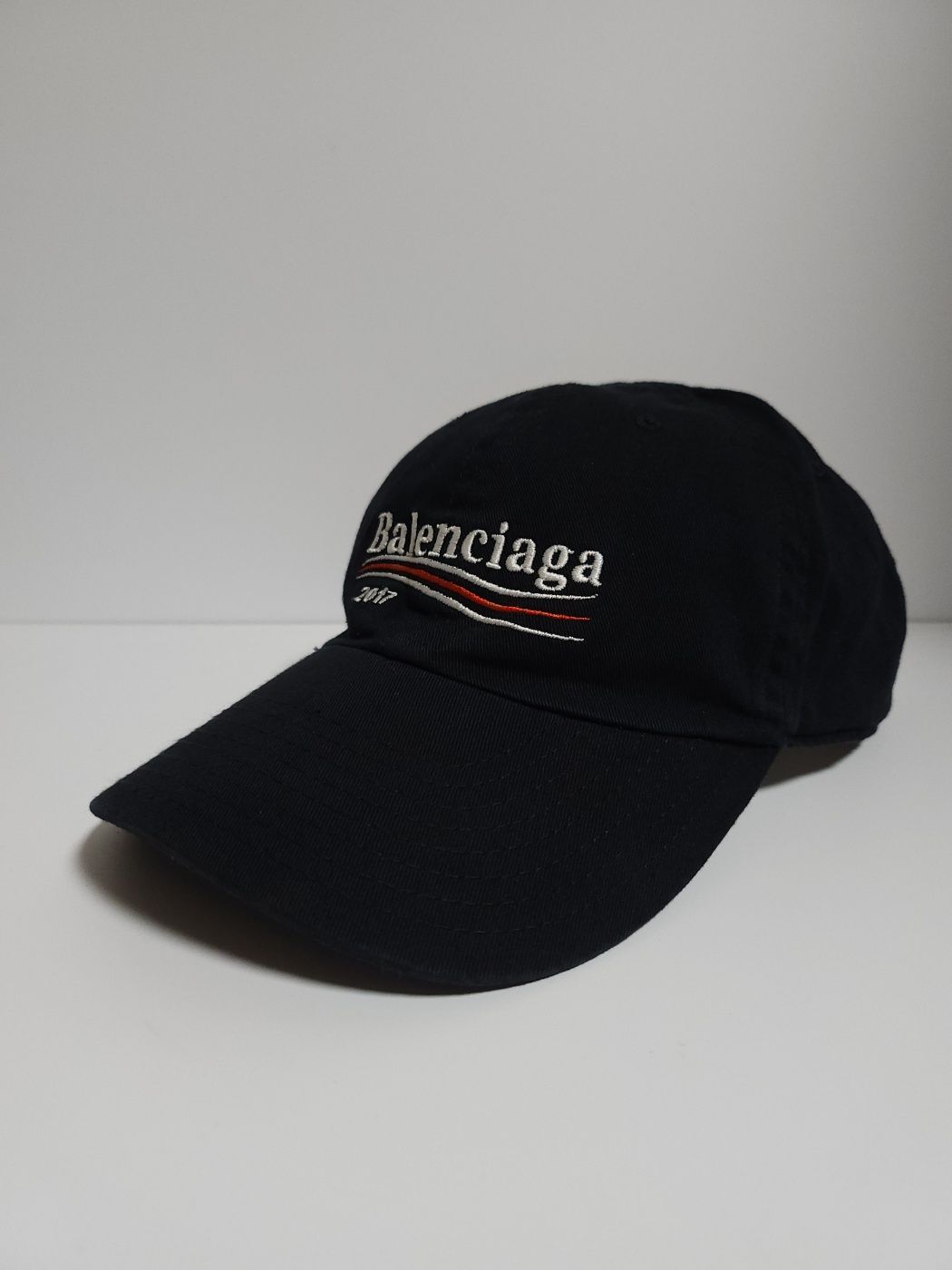 注目のブランド Balenciaga 2017 101606785 D0972 Cap Baseball Logo Wave Black 帽子