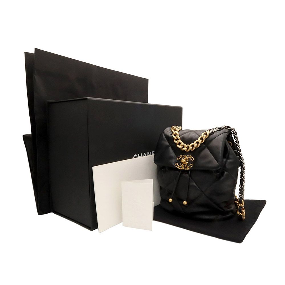 必需品はしっかり入る♪】CHANEL 19 バックパック リュック