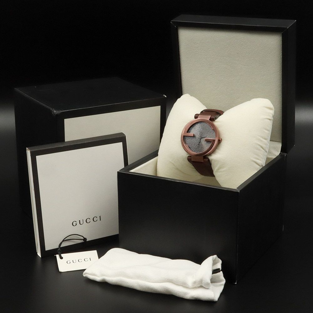 구찌 37MM 스틸 쿼츠 인터로킹-G 남녀공용 가죽 밴드 시계 / YA133309