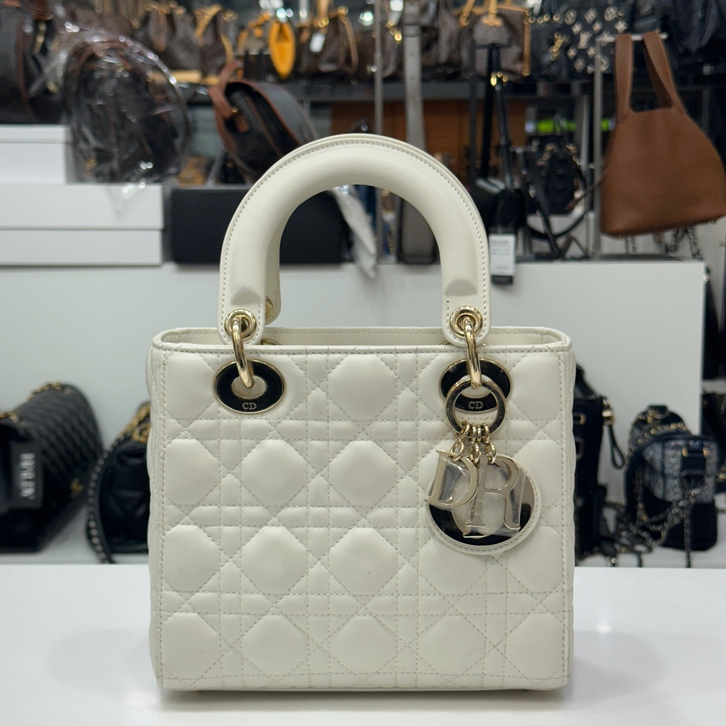 【最終価格】定番大人気⭐︎ Lady Dior ミニ　ホワイト Lady Dior Mini White | TikTok