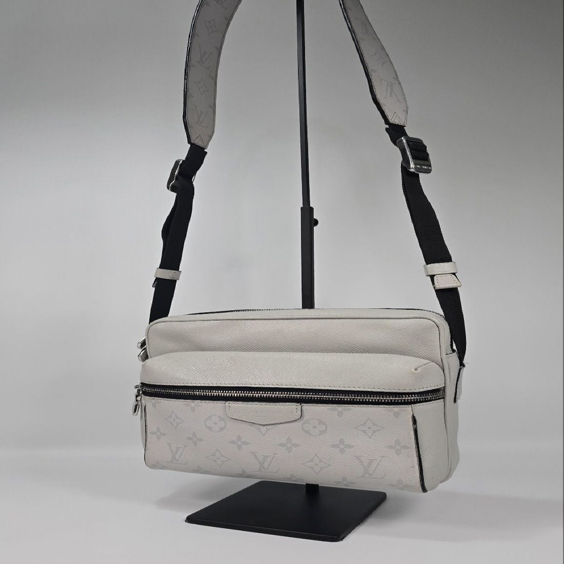 【超歓迎】 Louis 27x20x9 Bag Crossbody Messenger Outdoor Vuitton バッグ