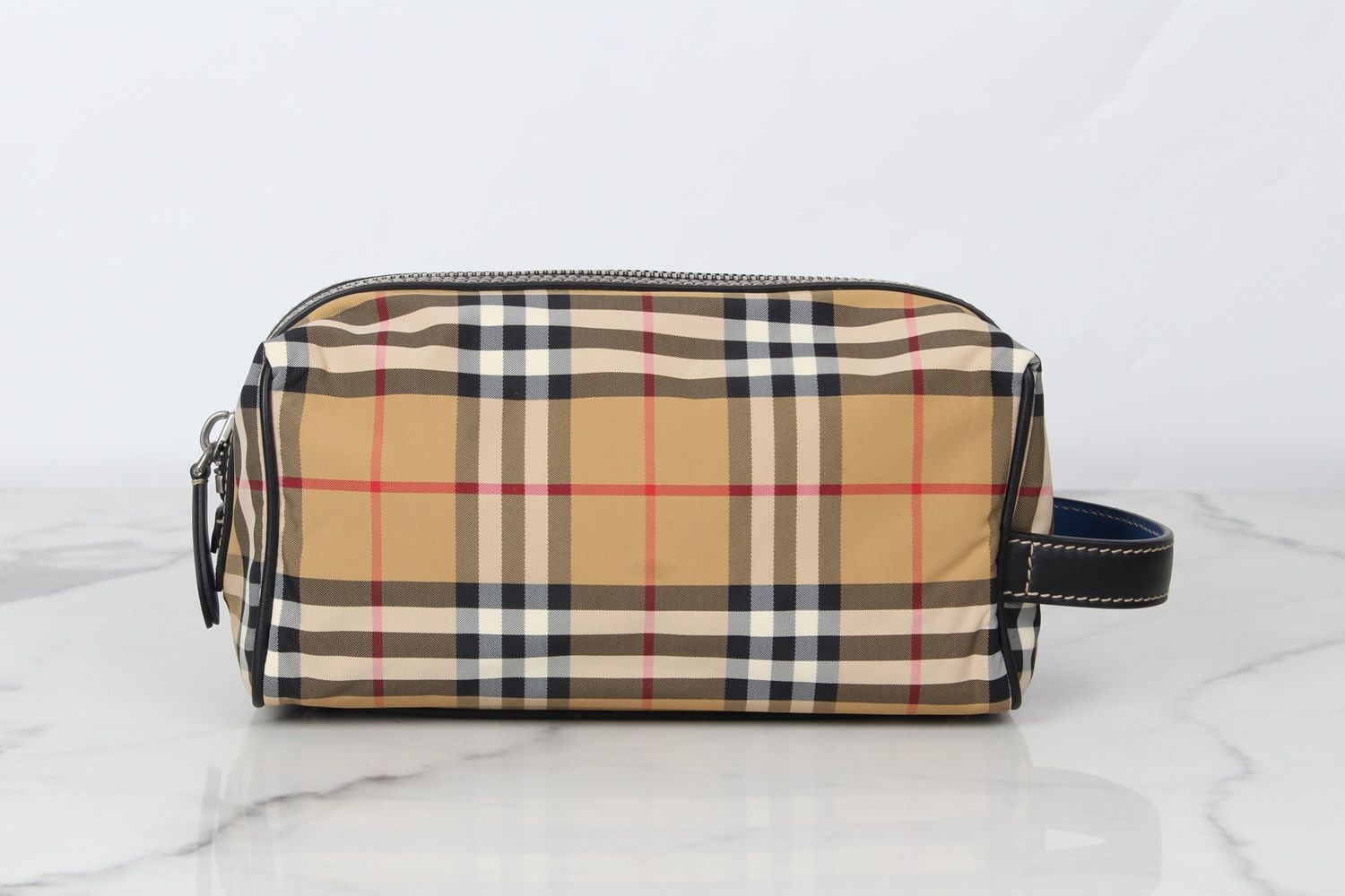 美品　BURBERRY チェック柄 フード付きウィンドブレーカー BURBERRY バーバリー 中綿 チェック ライナー付き 着脱式フード