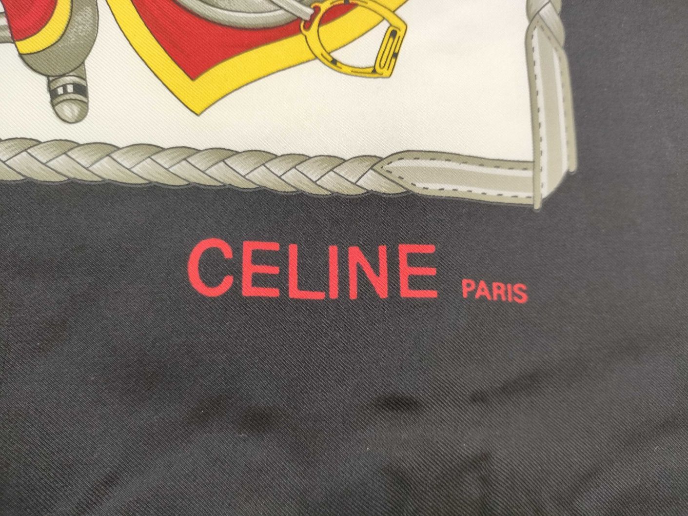 CELINE 셀린느 개선문 화이트X후루라기 선반 실크 스카프