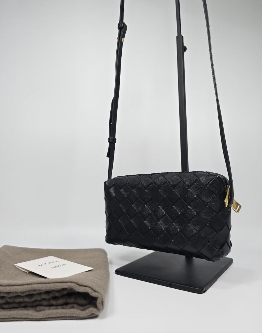 ☆人気☆【BOTTEGA VENETA】☆MINI INTRECCIATO CROSSBODY BAG☆ 0400017979705_BARK?wid=830&hei