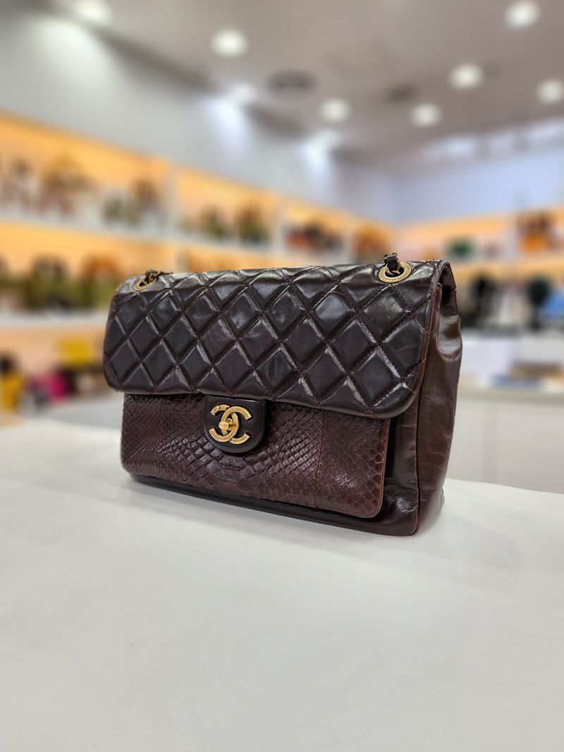 CHANEL Urban Mix Classic Flap Shoulder Bag 21 A92972