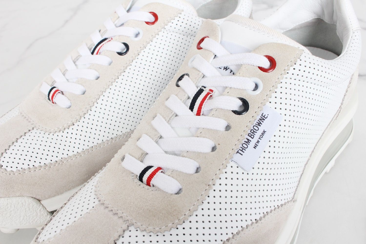 【関税&送料込】Thom Browne Sneaker Tech Runner THOM BROWNE - Tech Runner Seersucker Low Top Sneakers Thom