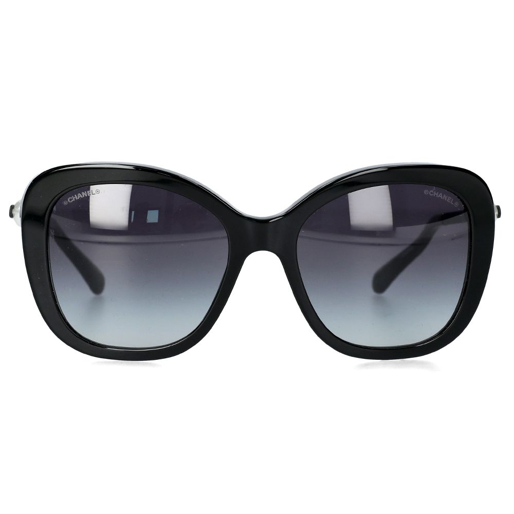 【フェミニン×ラグジュアリー】CHANEL 5339H パールサングラス CHANEL 5339H Square Acetate & imitation pearls Sunglasses