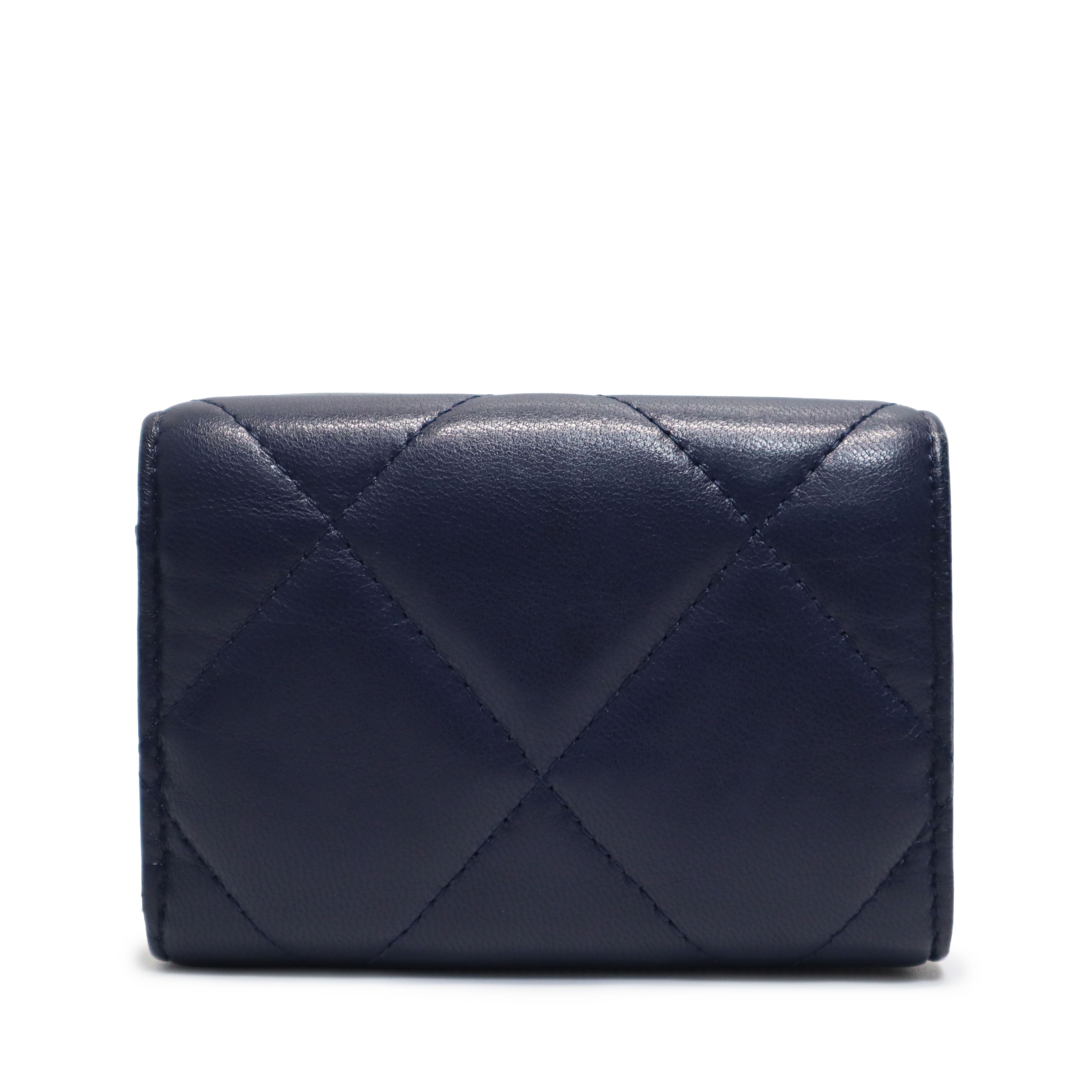 Chanel(샤넬) AP1789 네이비 램스킨 금장 CC로고 CHANEL 19 플랩 반지갑 (30번대)