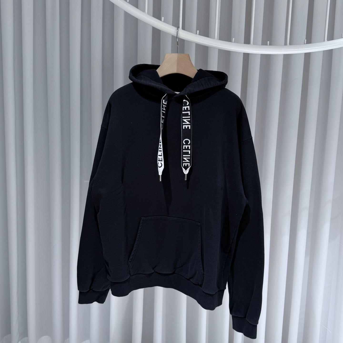美品❗️CELINE バックロゴフーディー ブラック Mサイズ 1749362250592-df328674-d969-