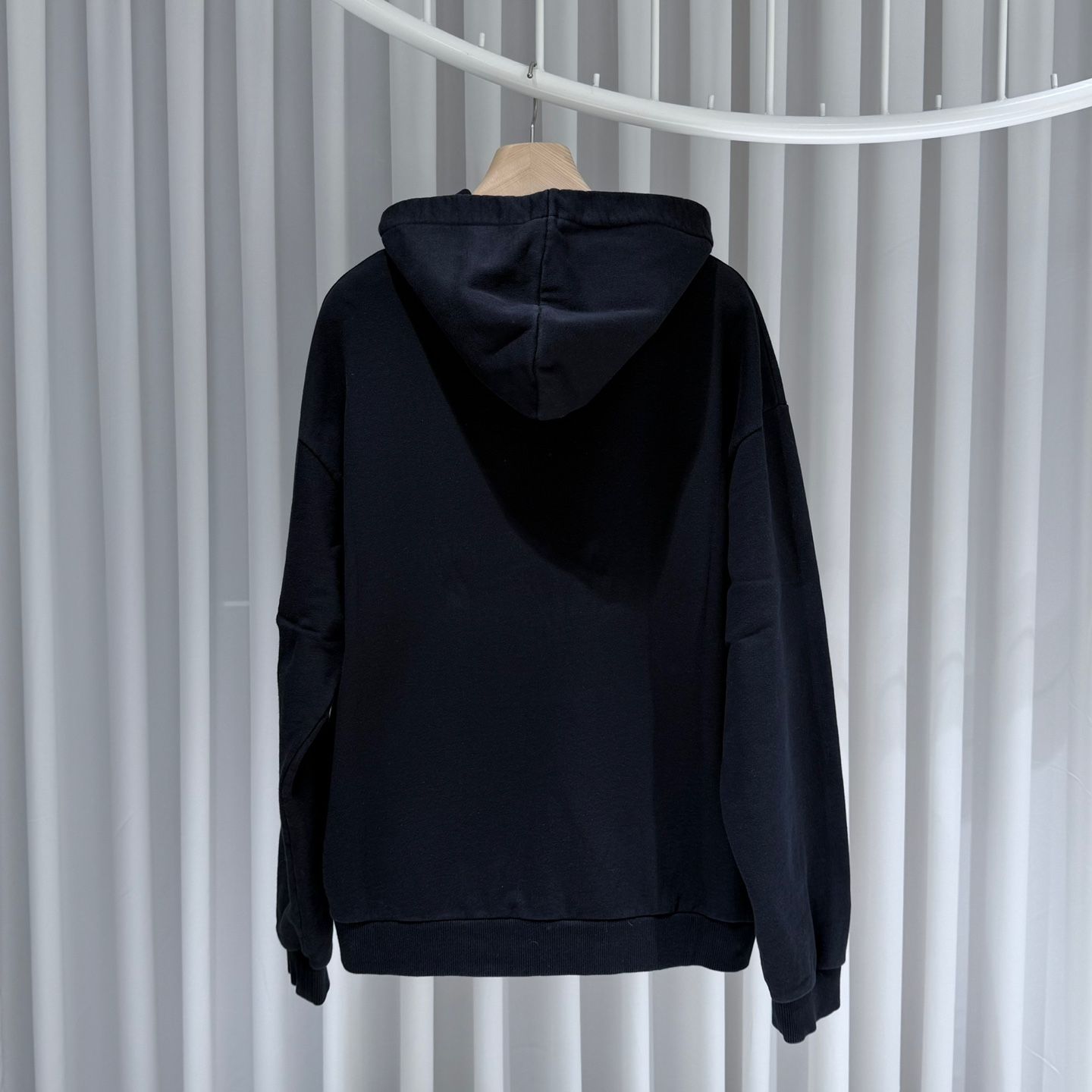 美品❗️CELINE バックロゴフーディー ブラック Mサイズ 1749362250592-df328674-d969-