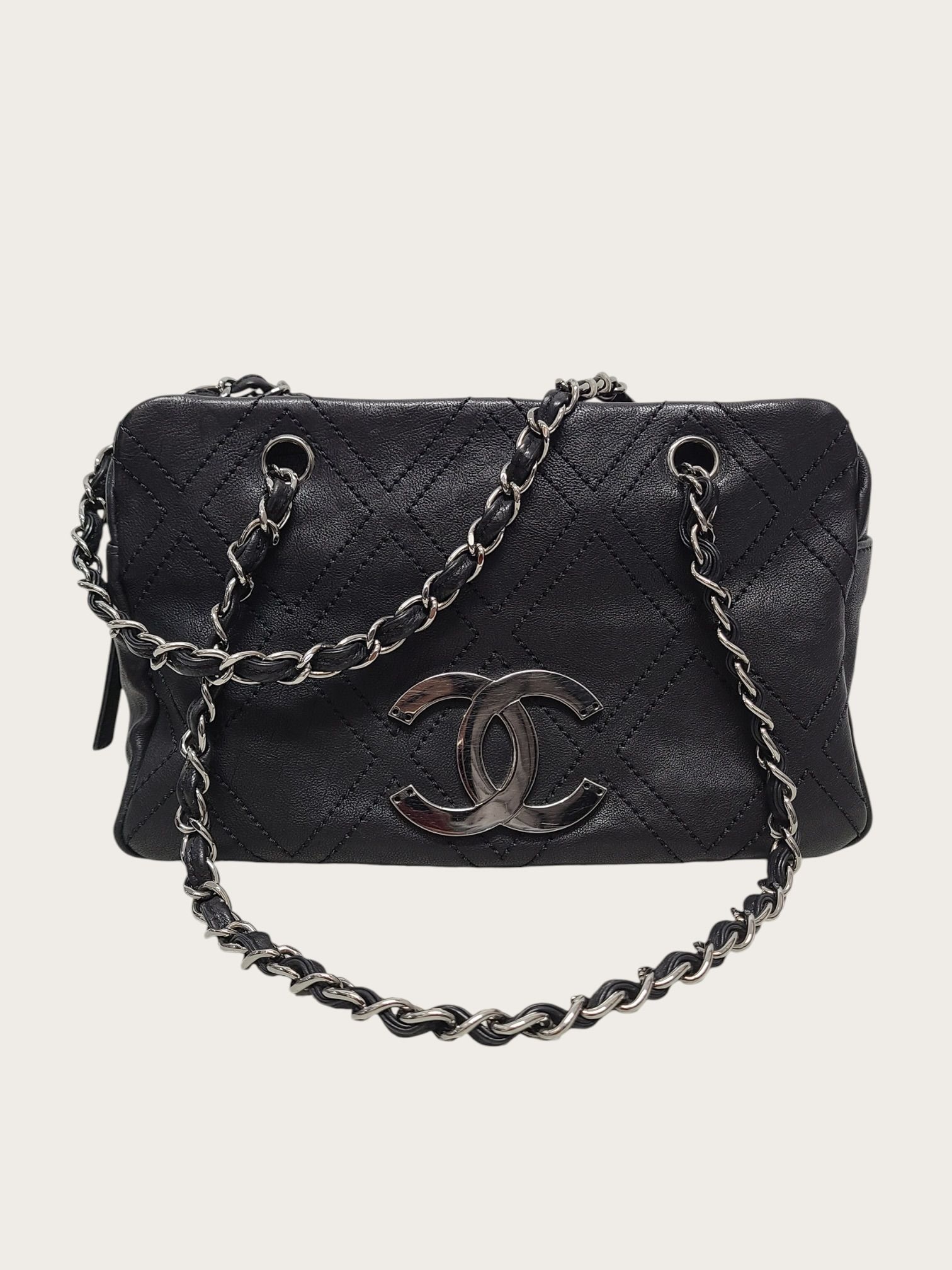 CHANEL Black Quilted Stitch Regular Tote Shoulder Bag 155455922 [P